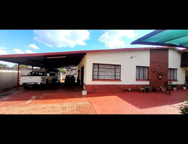 5 BEDROOM HOUSE FOR SALE IN MOUNTAIN VIEW